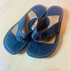 Born therapeutic sandals